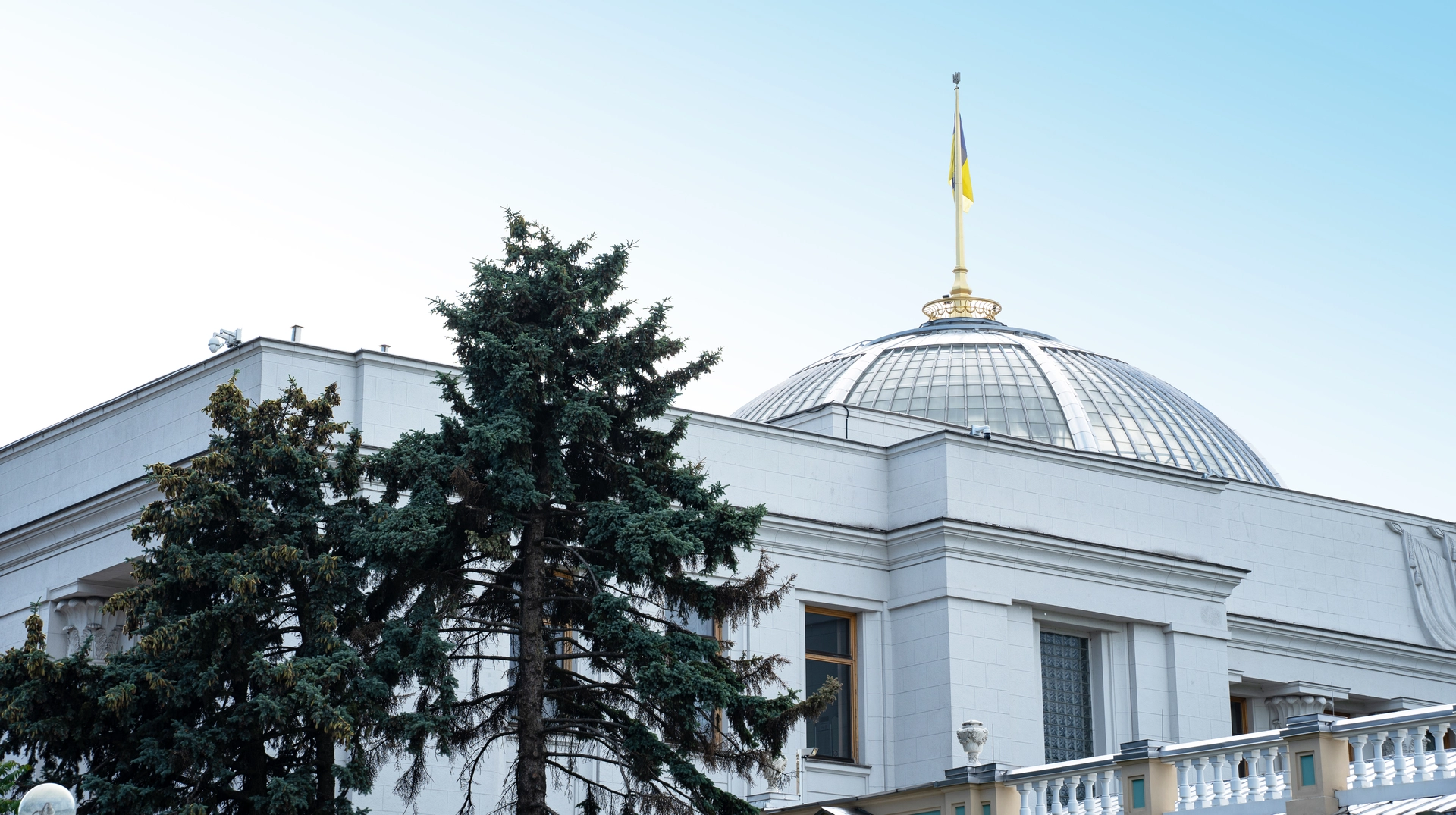 Парламент ухвалив рішення, що проведення місцевих виборів є неможливим в умовах воєнного стану.