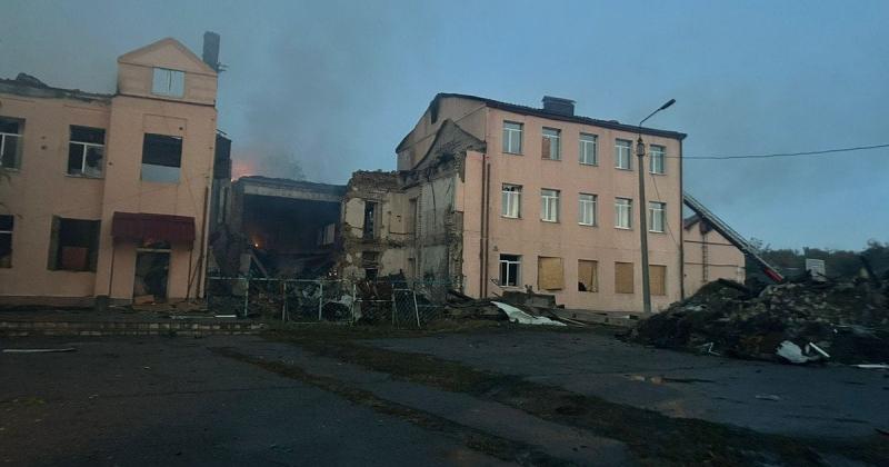 Російські війська нанесли удар по навчальному закладу в Слов'янську: знімки наслідків руйнувань.