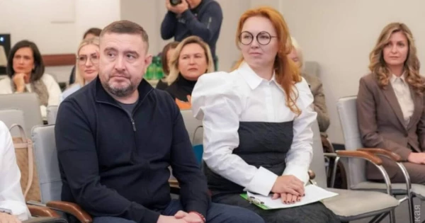 Неправомірне декларування на суму 8 мільйонів гривень: голова Одеської обласної ради та його дружина, яка є народною депутаткою, отримали підозри.
