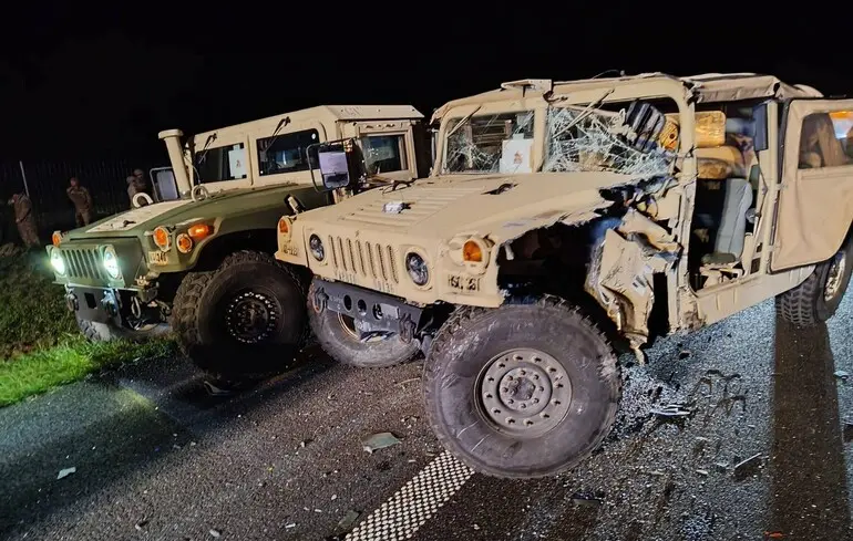 Автомобіль зіткнувся з військовим конвоєм США в Польщі: чотирьох військовослужбовців доставили до лікарні.