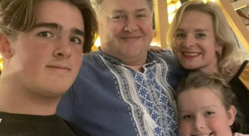 Задніпровський розповів, в якій навчальній установі здобуває освіту його 16-річний син, а також чи має намір слідувати його стопами в акторській кар'єрі.