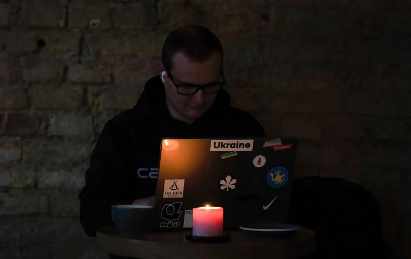 В Україні запровадили графіки вимкнення електроенергії до 19:00: де можна їх переглянути.