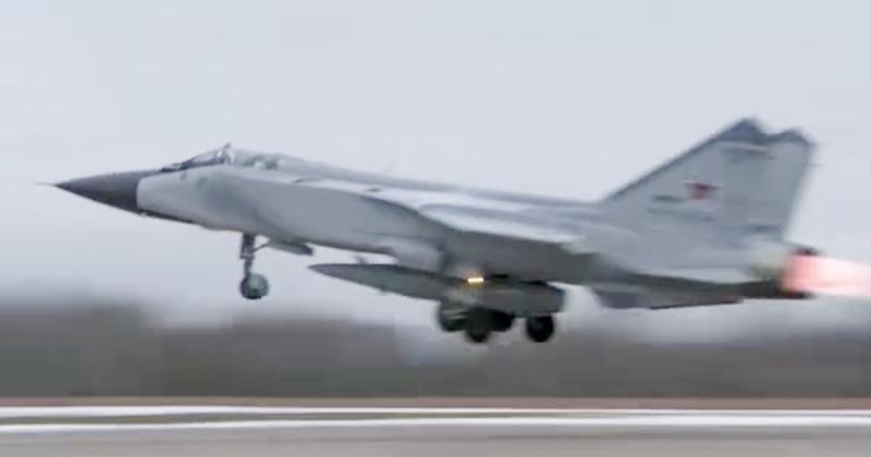 В останньому нападі Російська Федерація використала більше 700 одиниць авіаційної техніки, повідомляють Повітряні сили Збройних сил України.