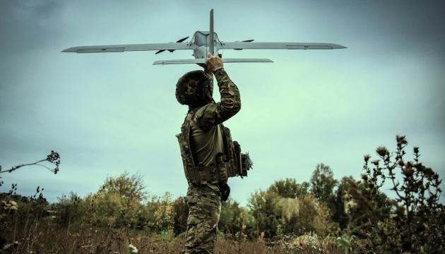 Оператори безпілотників на півдні вразили російські системи зв'язку та їхнє обладнання.