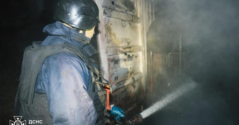 Полум'я та вибухи на Харківщині: наслідки нічного дронового удару.