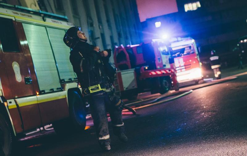 Вибухи в Орлі: свідки розповідають про яскраві спалахи та гучні звуки в місті.