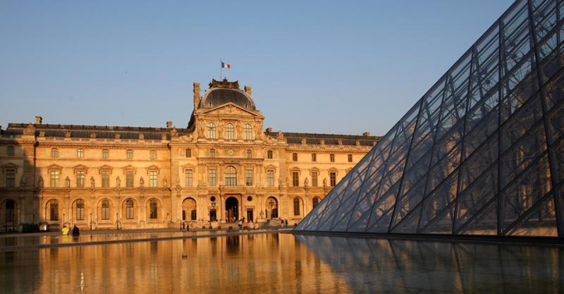У Луврі запровадять нові заходи безпеки після інциденту з пограбуванням | Еспресо