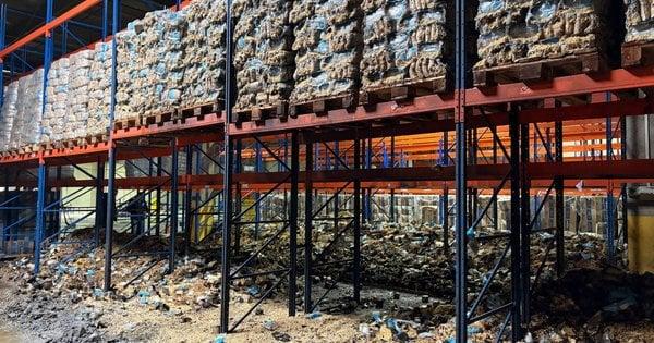 У результаті російського нападу спалахнула пожежа на складі, що належить продовольчій програмі ООН.