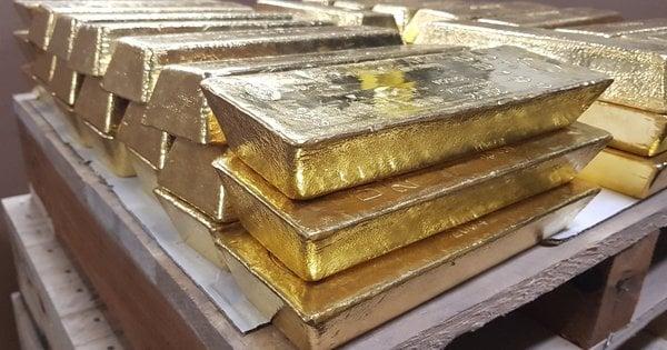 Центральний банк Росії вперше розпочав реалізацію золота на внутрішньому ринку.