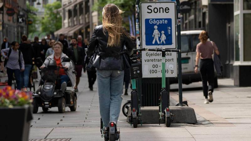 У Норвегії планують вдосконалити регулювання використання електросамокатів.