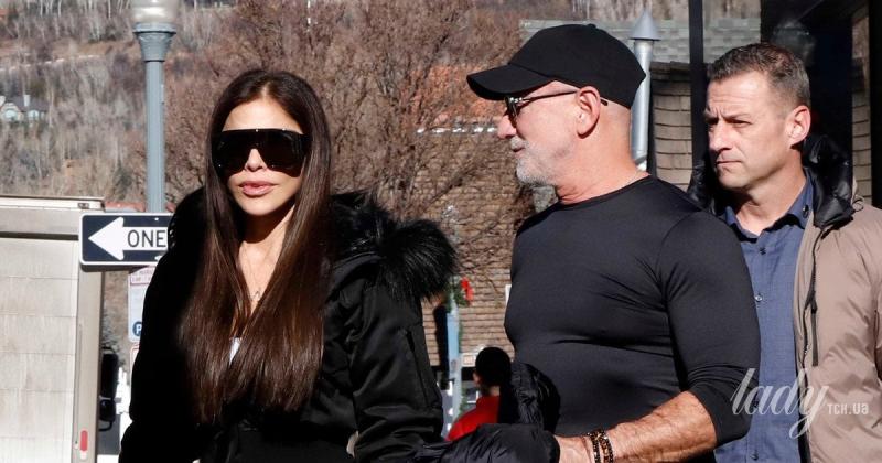 В одному стилі: Лорен Санчес та Джефф Безос насолоджуються відпочинком на гірськолижному курорті.