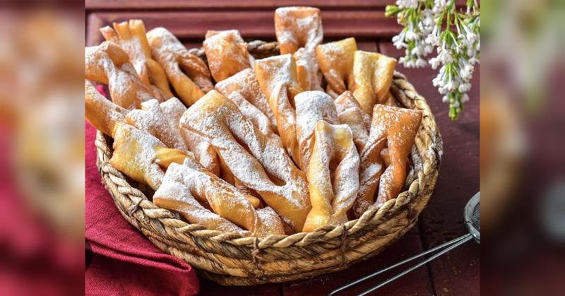 Справжні українські хрусткі ласощі: швидка домашня випічка до чаю за кілька хвилин.