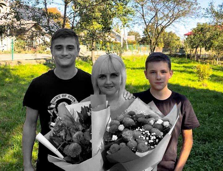 Відбулася трагічна втрата: Оксана Кондрат, мати загиблого героя Святослава Кондрата з Прикарпаття, пішла з життя.