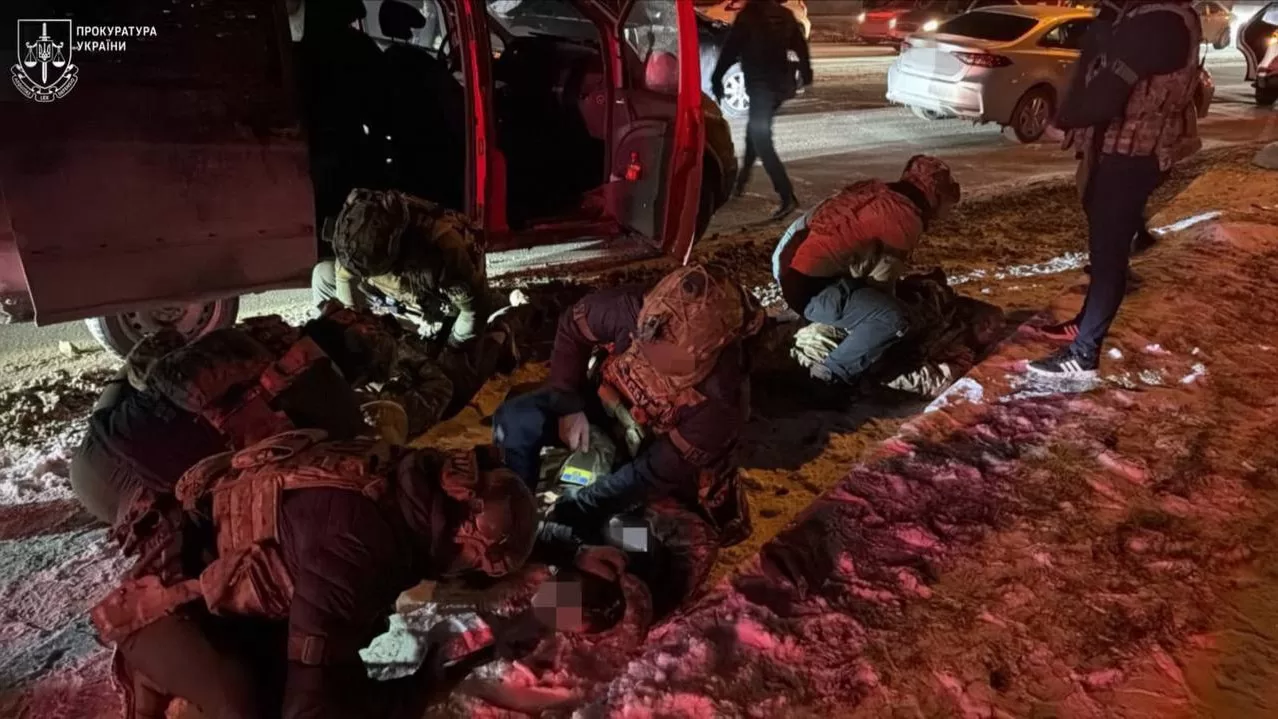 В Одесі під час проведення мобілізації зафіксували випадок, коли вимагали 6 тисяч доларів за ухилення від призову до територіального центру комплектування. | Основні новини України