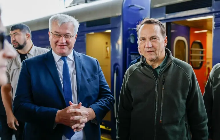 Наслідуйте приклад Польщі: Сибіга закликав всіх небайдужих по всьому світу об'єднатися на підтримку України.