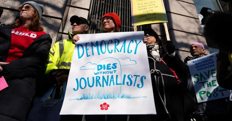 Демократія не може існувати без тіней. Як Трамп руйнує медіапейзаж у США — і справа не лише в Washington Post.