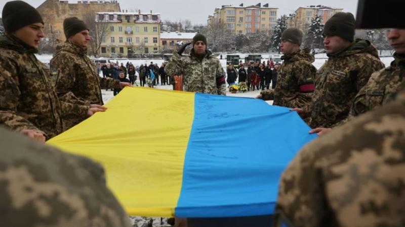 Андрій Малиновський та Артем Сопутняк. Львів проводить в останню путь Захисників.