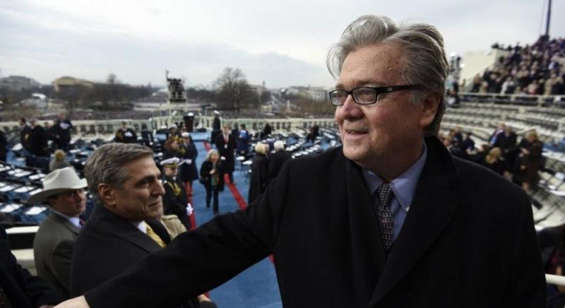 Колишній радник Трампа мав бесіду з Епштейном щодо плану усунення Папи Франциска, повідомляє CNN.