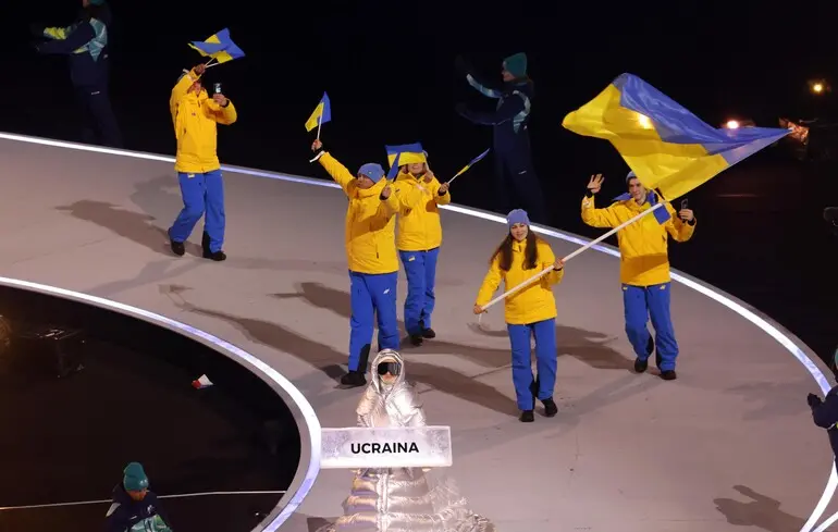На церемонії відкриття Олімпіади-2026 прапор України представляла спортсменка з Росії.
