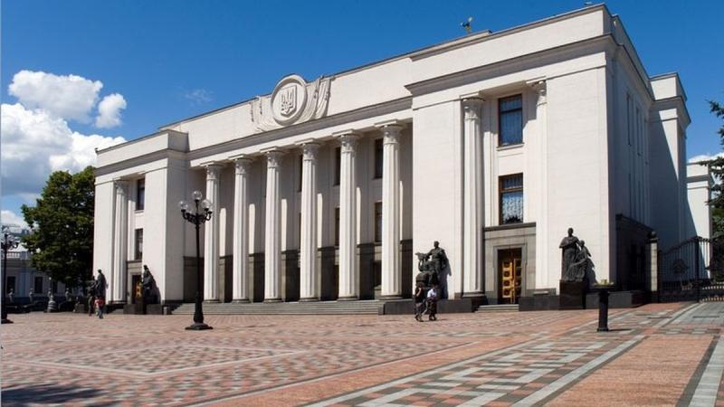 Задоволена, що вдалося завершити оформлення початкових документів на надання послуг.