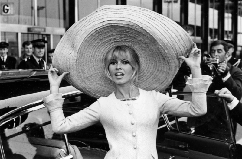 Хвилина пам'яті Бріжит Бардо була зустрінута свистом на церемонії нагородження 