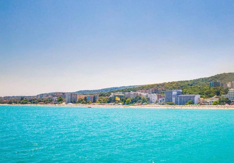 Літній сезон 2026 року: поради щодо вибору готелю на пляжному курорті Болгарії.