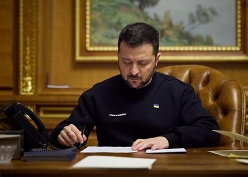 Глава держави затвердив пролонгацію для військовослужбовців за контрактом віком від 18 до 24 років.