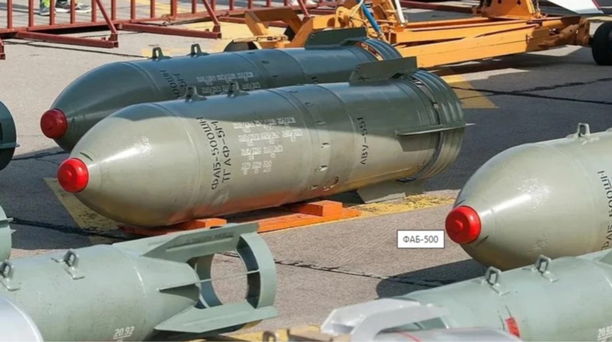 Окупаційні сили скинули бомби на територію Сумщини, що призвело до загибелі цивільної особи на одному з підприємств.