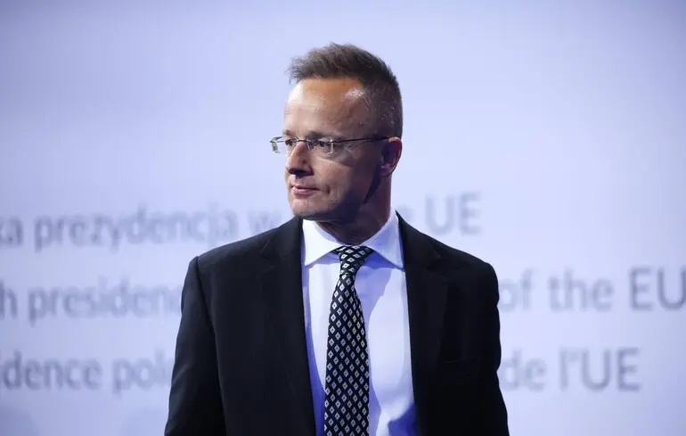 До моменту, поки 