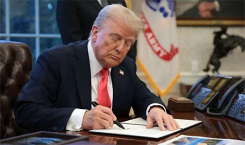 Трамп зупинив реалізацію.