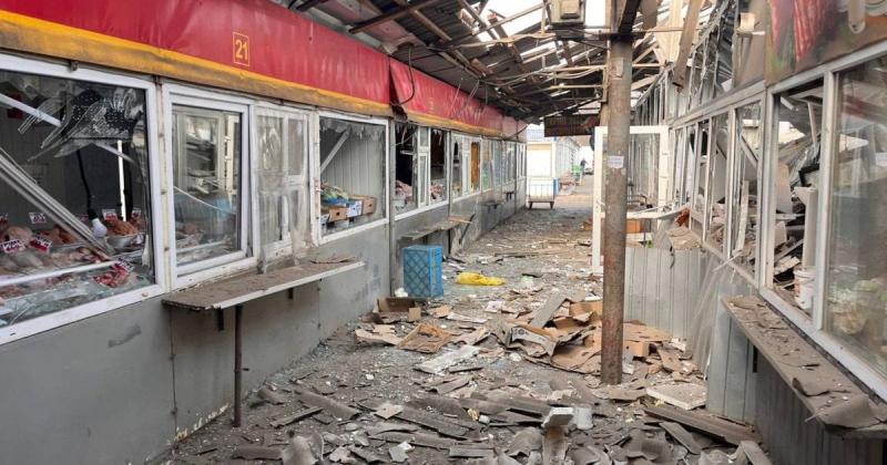 Російські війська завдали удару по цивільному сектору, внаслідок чого кількість поранених різко зросла, серед постраждалих виявилася й дитина.