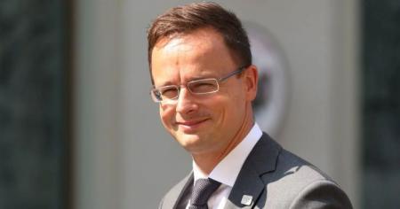 Орбан викликав хвилю обурення через витік його розмови з Путіним: у прямому ефірі Сіярто не зміг стримати емоцій.