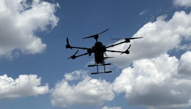 Російські війська завдали удару дронами по групі, що займалася евакуацією, в результаті чого загинули їхні власні полонені на території Донеччини.