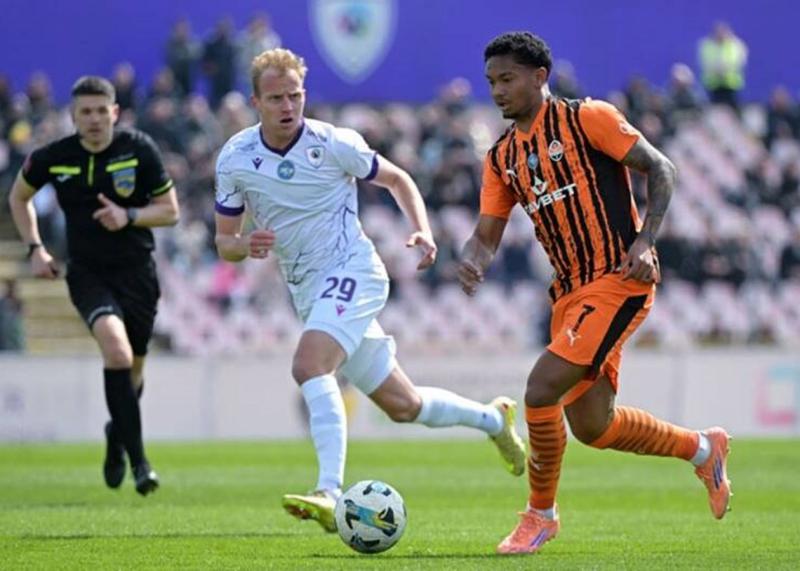 Поединок между ЛНЗ и Шахтёром закончился вничью.