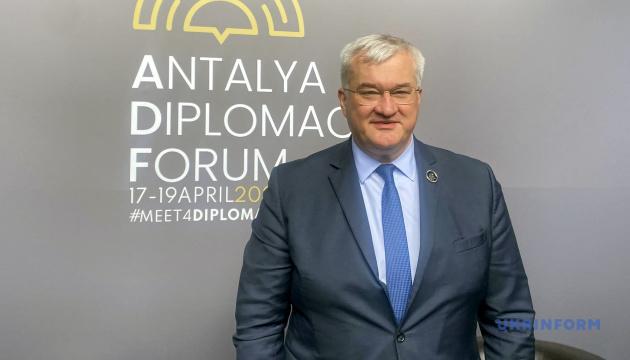 Україна надіслала запит до Туреччини про організацію зустрічі між Зеленським та Путіним, в якій могли б взяти участь Ердоган і Трамп.