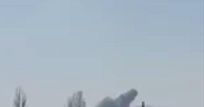 Російські війська завдали удару по залізничній інфраструктурі Кривого Рогу, внаслідок чого постраждав залізничний вокзал.