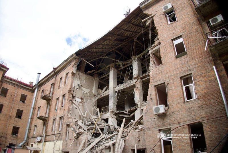 У Дніпрі збільшилася кількість жертв внаслідок обстрілу: п’ятеро осіб загинули, більш ніж 40 отримали поранення.