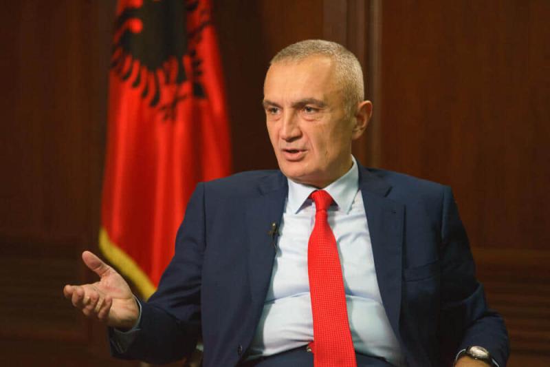 В Албанії стартував судовий процес проти колишнього президента у справі, пов'язаній з корупційними звинуваченнями.